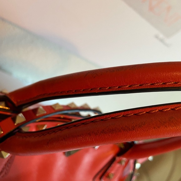 Valentino Garavani VGUC Dome Rockstud Tote in Coral Calfskin - Picture 11 of 15